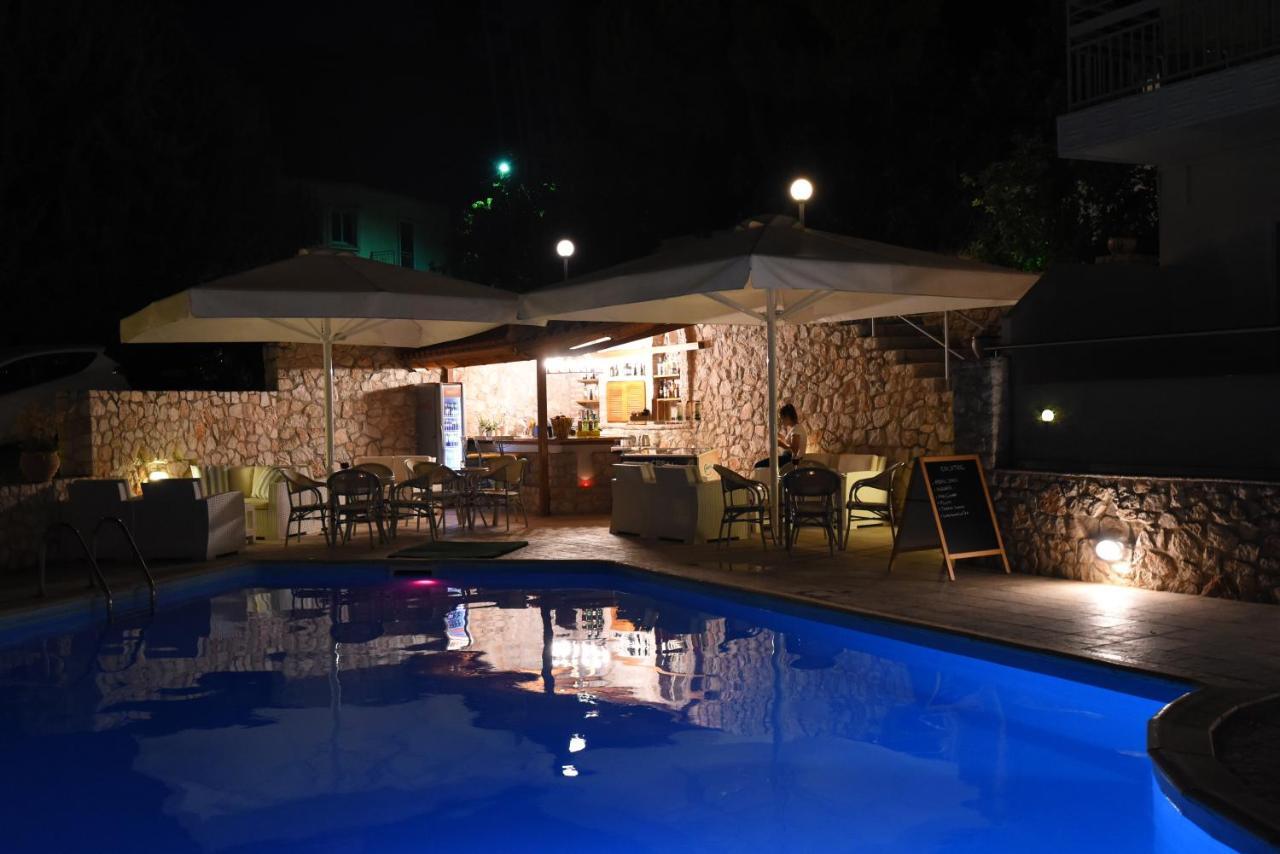 Viaros Hotel Apartments Tolón Exterior foto